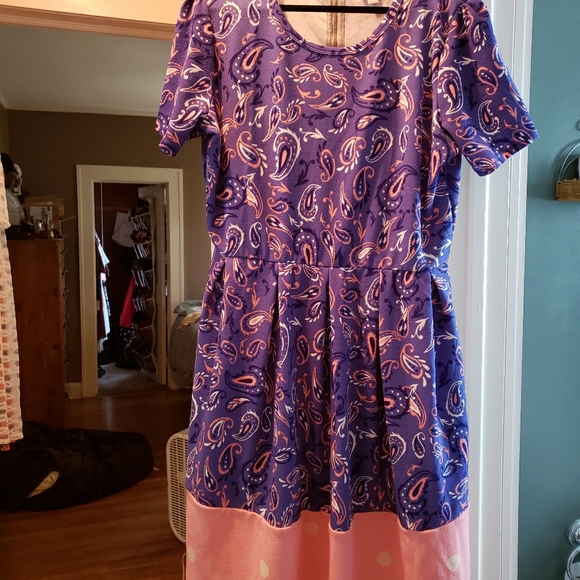 LuLaRoe Dresses & Skirts - LulaRoe Size 3X Dipped Amelia Dress